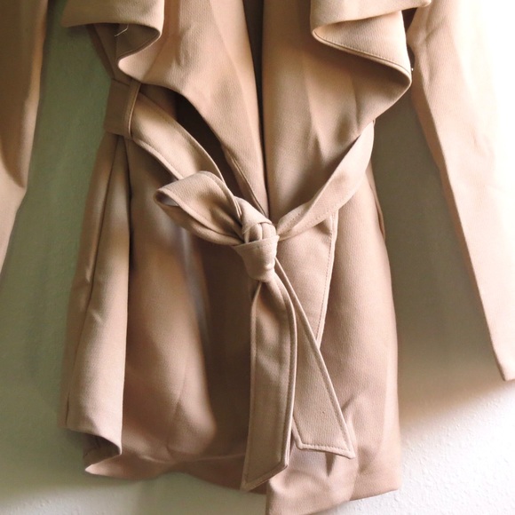 Gorgeous Fashion Nova Jacket - Picture 2 of 4